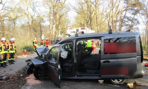 Schwerer Verkehrsunfall auf der B 74 bei Bremervörde (Archiv)