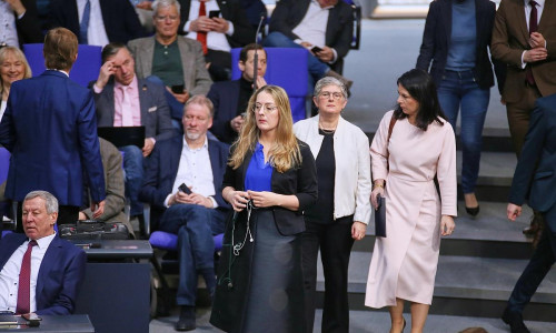 Katharina Dröge neben AfD-Abgeordneten