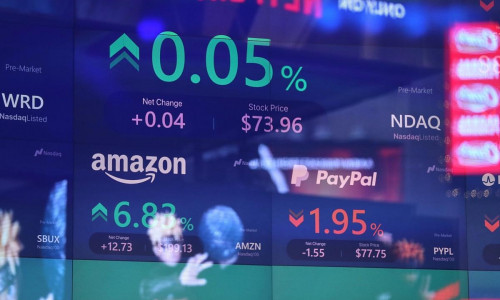 Börsenkurse von Amazon und Paypal an der Nasdaq (Archiv)