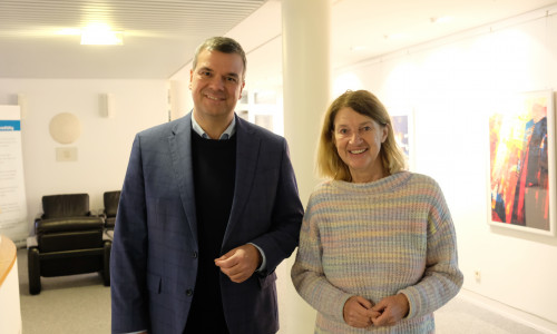 Mit der Schließung eines öffentlichen-rechtlichen Vertrages haben Clausthal-Zellerfelds Bürgermeisterin Petra Emmerich-Kopatsch und Landrat Dr. Alexander Saipa wichtige Weichen für die weitere städtebauliche Entwicklung in der Berg- und Universitätsstadt gestellt. 