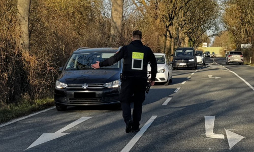 Die Aufnahme entstand bei einer zweiten Kontrollstelle an der Braunschweiger Straße, Höhe der August-Horch-Straße.
