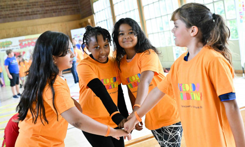 Mit den vielfältigen Aktivitäten von United Kids Foundations, dem Kindernetzwerk der BRAWO GROUP, konnten in den vergangenen 20 Jahren insgesamt über 390.000 Kinder und Jugendliche gefördert werden.