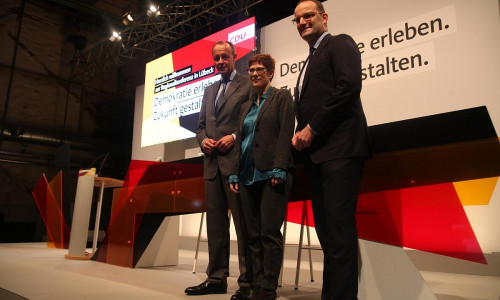 Friedrich Merz, Annegret Kramp-Karrenbauer und Jens Spahn in 2018 (Archiv)