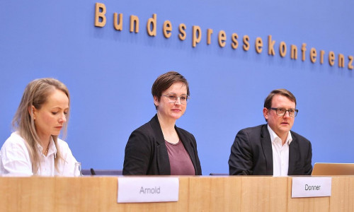 Jahresrückblick 2025: Wie sich Rechtsextremismus im Alltag festsetzt und Engagierte dagegenhalten am 02.12.2025