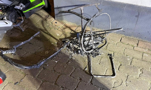 Feuerwehreinsatz im historischen Bahnhofsgebäude (Archiv)