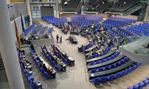 Bundestagssitzung am 18.12.2025