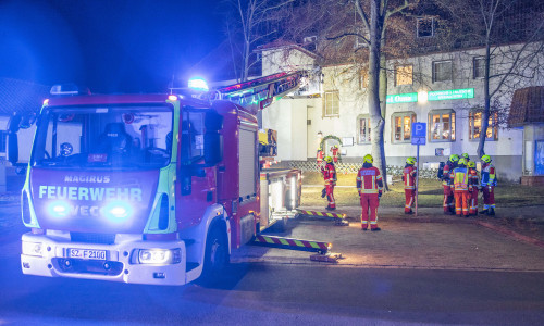 Am frühen Samstagabend wurde die Feuerwehr in den Sonnenbergweg in Gebhardshagen gerufen