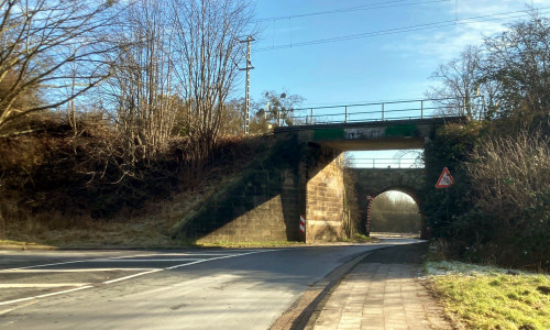 Bahnbrücke Schöninger Straße.