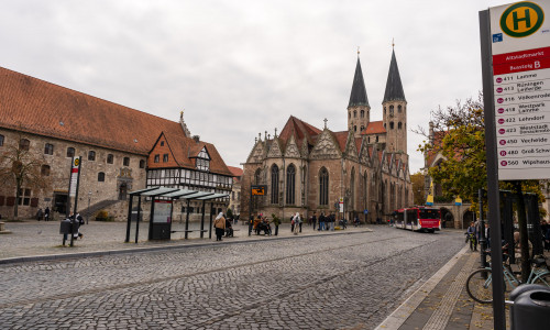 Der Wochenmarkt am Altstadtmarkt findet wie gewohnt statt, andere Märkte werden dagegen verlegt oder fallen aus.