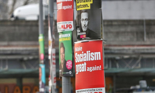 Wahlplakate zur Bundestagswahl am 11.02.2025