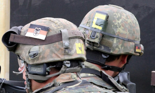 Bundeswehr-Helme (Archiv)