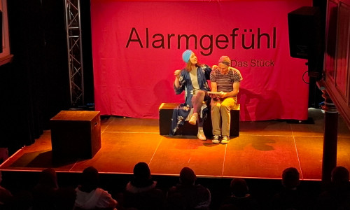  Am gestrigen Donnerstag wurde in der Kniestedter Kirche in Salzgitter-Bad das Theaterstück "Alarmgefühl" aufgeführt.