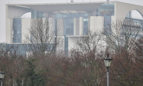 Bundeskanzleramt im Morgendunst am 26.02.2025