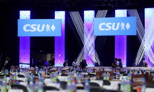 CSU-Logo auf Parteitag (Archiv)