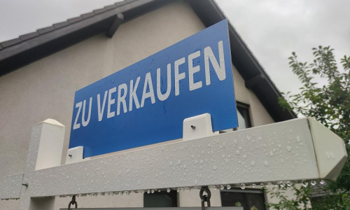 "Zu Verkaufen"-Schild (Archiv)