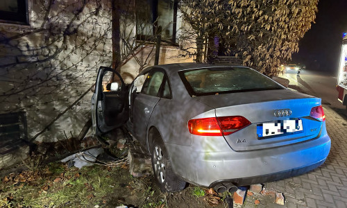 Der Fahrer kam verletzt ins Krankenhaus.