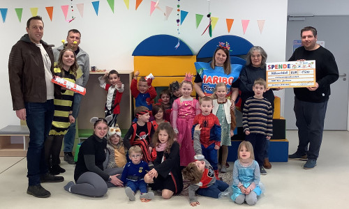 Große Freude im Kindergarten Jerxheim bei der Scheckübergabe.