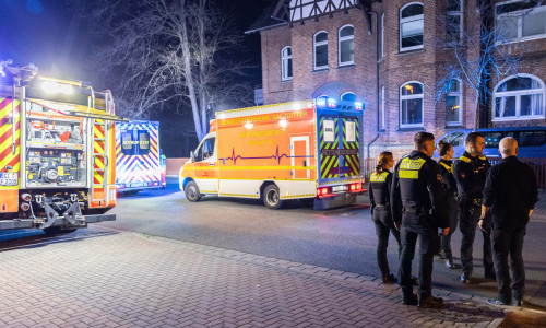 Zahlreiche Polizei- und Rettungskräfte waren vor Ort.