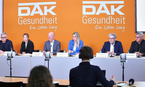 DAK-Gesundheit Mediensucht durch Social Media, Gaming und Streaming am 12.03.2025