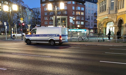 Absperrung nach Berliner Messerattacke am 12.04.2025
