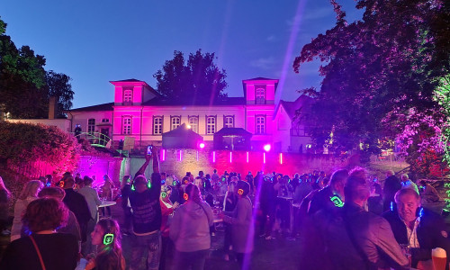 Silent Music Party im Peiner Burgpark: Die zweite Auflage des einzigartigen Events findet am Samstag, 14. Juni, statt.