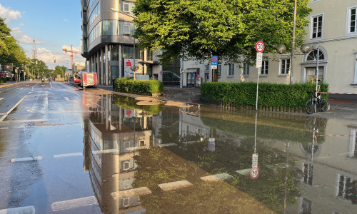 Der Wasserrohrbruch in der Pestalozziallee.