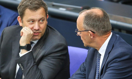 Lars Klingbeil und Friedrich Merz (Archiv)