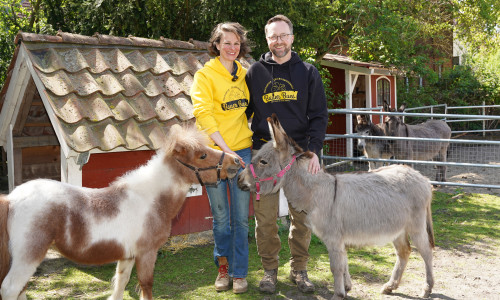 Swantje und Philipp Bues machen den Bauernhof in Groß Denkte zum Erlebnis.
