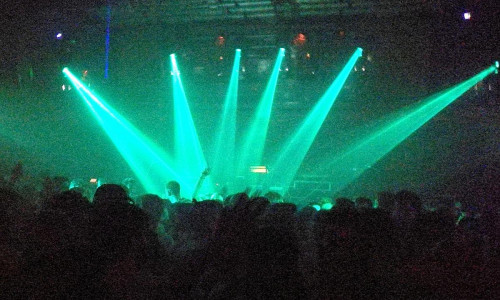 Tanzende in einem Techno-Club (Archiv)