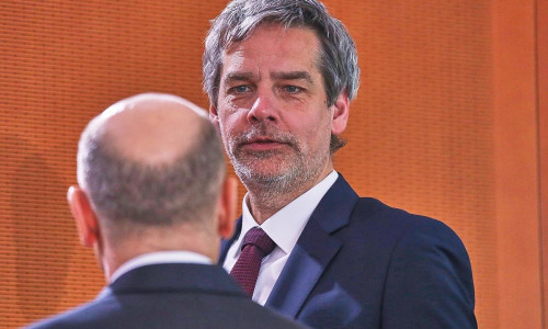 Olaf Scholz und Steffen Hebestreit (Archiv)