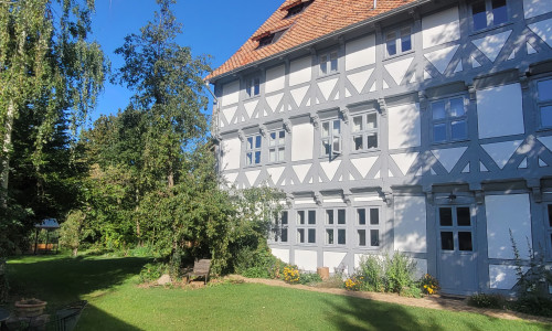 Die Südansicht der Unterpfarre in Hornburg.