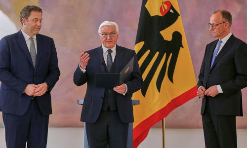 Lars Klingbeil, Frank-Walter Steinmeier und Friedrich Merz (Archiv)