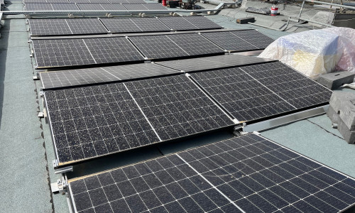Verschmutzte PV-Module können den Sonnenstrom bremsen.