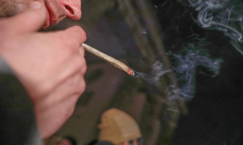 Cannabis-Konsument(Archiv)
