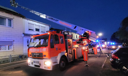 Das Feuer wurde von innen und außen bekämpft.