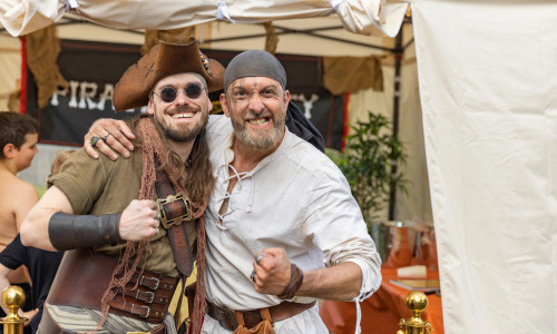 Der Heide Park feiert das erste große Piratenfest. 
