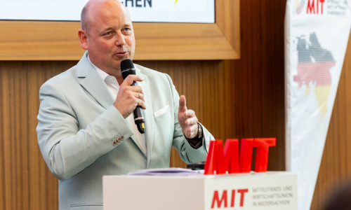 Holger Bormann bei seiner Bewerbungsrede zum Landesvorsitzenden.