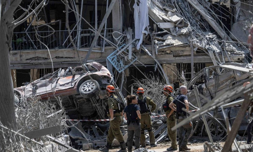 Schäden in Tel Aviv durch iranische Vergeltungsschläge im Juni 2025