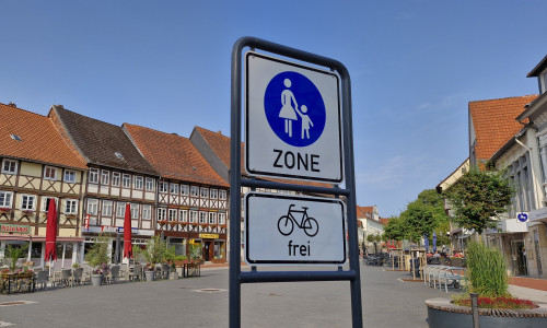 Testphase: Freie Fahrt für Fahrräder auf Markt und Niedernstraße in Schöningen.
