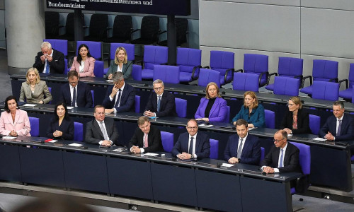 Das neue Kabinett Merz auf der Regierungsbank (Archiv)