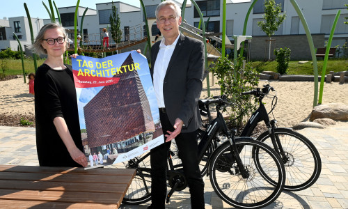  Ein besonderes Angebot zum Tag der Architektur ist eine Radtour mit Stadtbaurat Kai-Uwe Hirschheide und Esther Orant, Leiterin Forum Architektur. 
