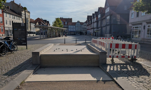 Der Brunnen in der Reichsstraße ist defekt und derzeit außer Betrieb.
