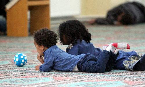 Kinder in einer Moschee (Archiv)