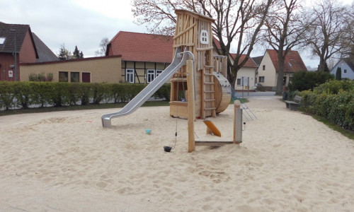 Die Kinder in Berkum dürfen sich über einen neuen Spielplatz freuen. 