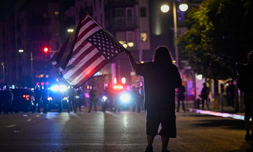 Anhaltende Proteste gegen die Migrationspolitik in Los Angeles