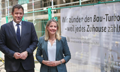 Lars Klingbeil und Verena Hubertz stellen "Bau-Turbo" vor am 18.06.2025