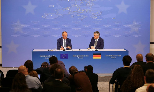 Friedrich Merz und Stefan Kornelius am 26.06.2025