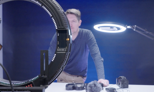 TV38-Redakteur Benjamin Walter zeichnet im YouTube-Studio Beiträge für seine Tutorial-Reihe „Technik-Tipps“ auf. 