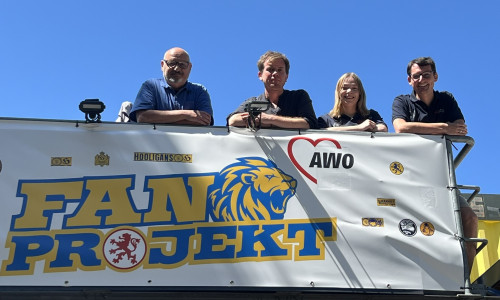 Karsten König (Leiter FanProjekt) und Nils Borkowski (Geschäftsbereichsleiter Jugend- & Erziehungshilfen) hießen Yvonne Bodenburg und Helge Keller (Mitarbeiter der FanHochschule) herzlich willkommen.