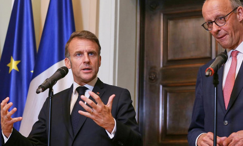 Emmanuel Macron und Friedrich Merz am 23.07.2025